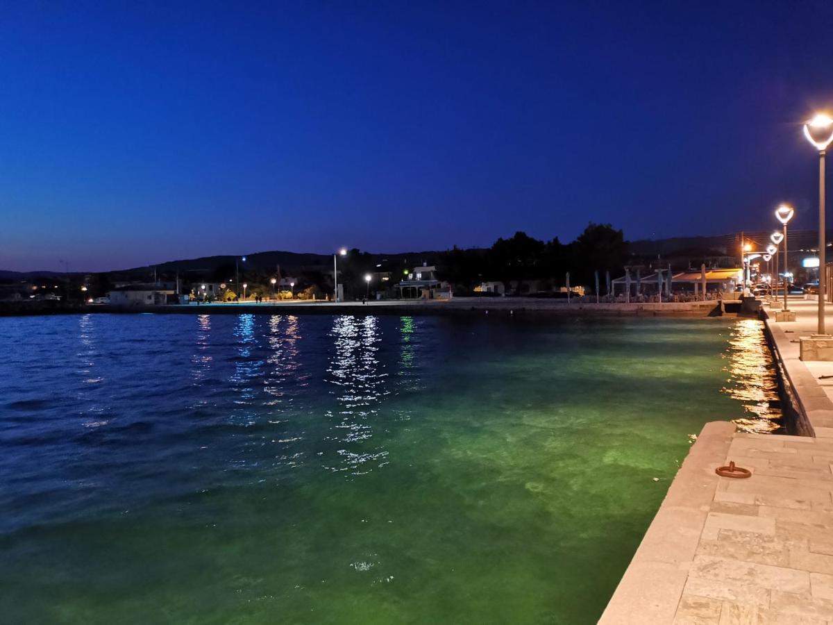 Nikiti Modern Villa Esterno foto